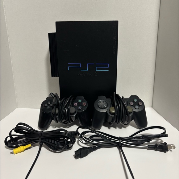 Ps2 console With 2 Controllers & 4 Games - Picture 1 of 10